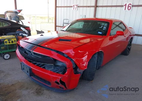 2018 Dodge Challenger Sxt z USA, uszkodzony, nr VIN 2C3CDZAGXJH153052